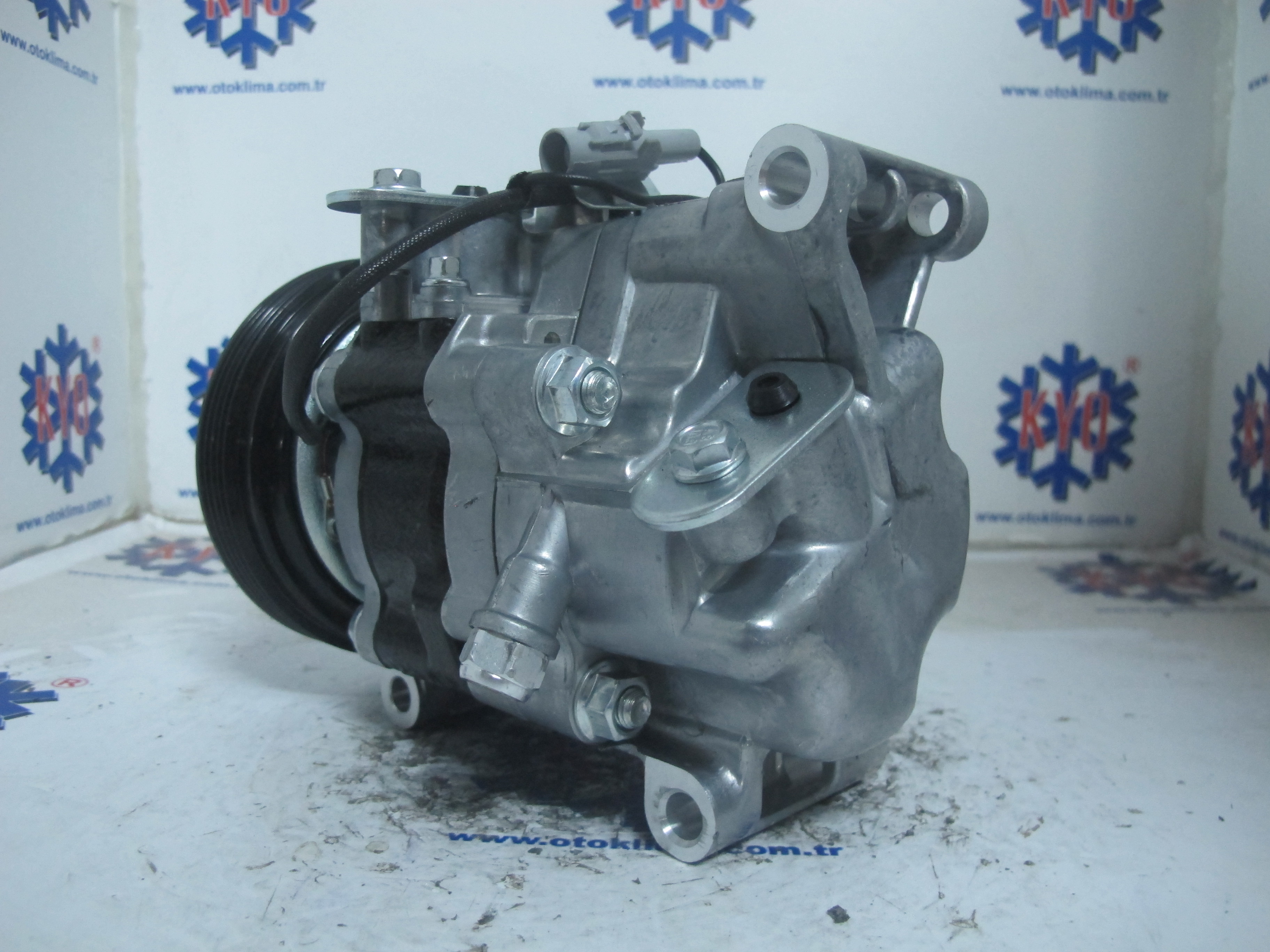 KYOK15050  SUZUKİ SX4  5 PK  OEM : 95201-80JA0
