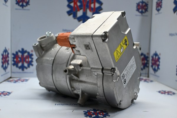 KYOK150518 BMW G70 İ7 -İ4 OEM : 6452-5B31E59-01