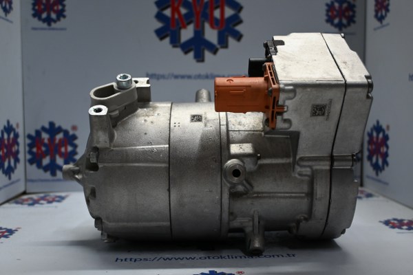 KYOK150518 BMW G70 İ7 -İ4 OEM : 6452-5B31E59-01