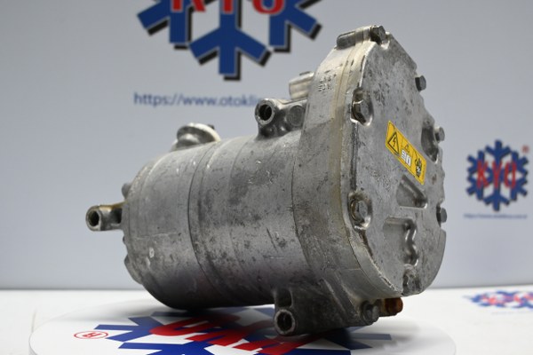 KYOK150527 VOLVO V60 T6 T8 OEM : P32260523