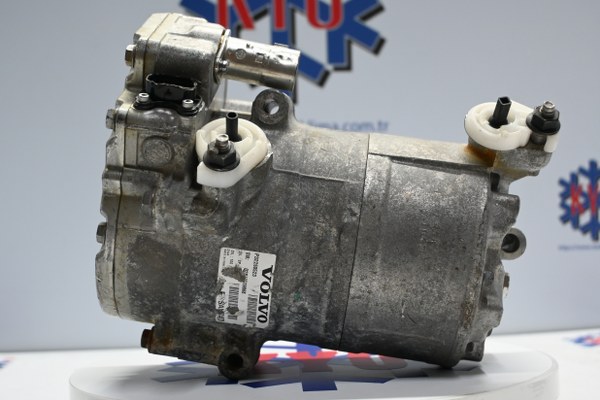KYOK150527 VOLVO V60 T6 T8 OEM : P32260523