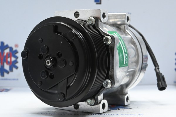 KYOK150534 İVECO İŞ MAKİNESİ SD7H13 8 PK 24V 32X32