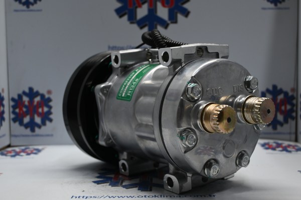KYOK150537 NEW HOLLAND TRAKTÖR 8 PK 12V OEM: 317008A2, 317008A3, 504078610, 87775469, 86993463, 84279787, 86992688, 