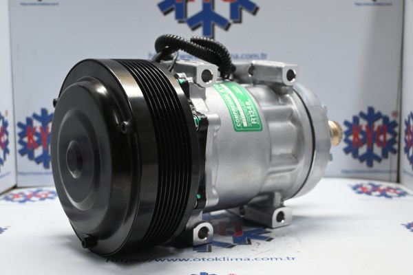 KYOK150537 NEW HOLLAND TRAKTÖR 8 PK 12V OEM: 317008A2, 317008A3, 504078610, 87775469, 86993463, 84279787, 86992688, 