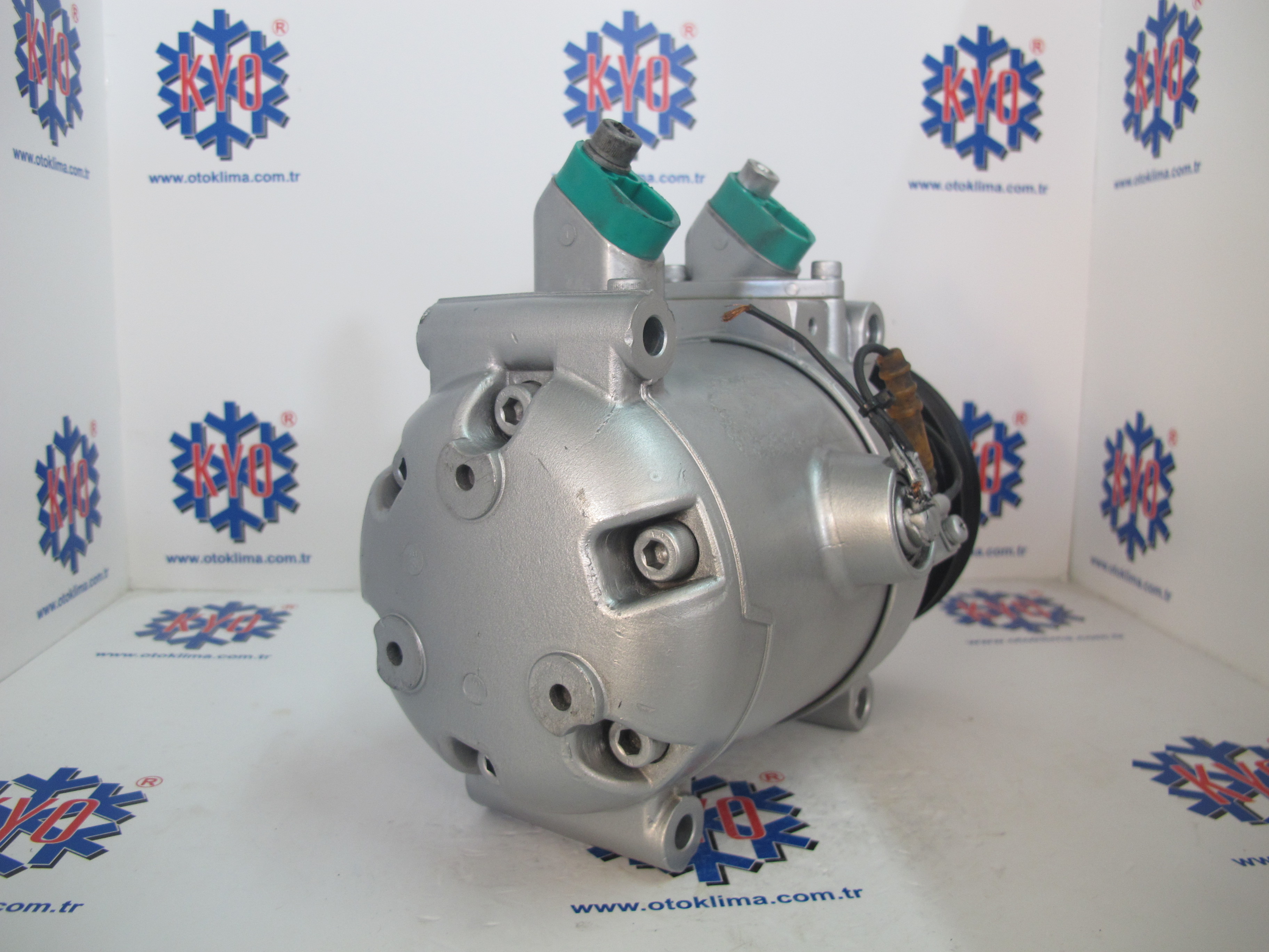 KYOK15056 BMW 320İ OEM:64528390340-64528390339
