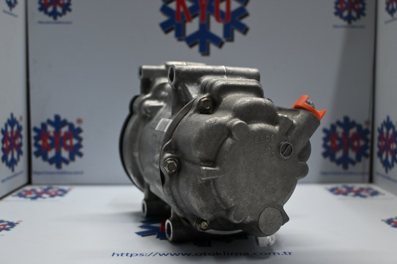 KYOK15079 TOYOTA YARİS CROSS HYBRİD OEM : 042400-0500