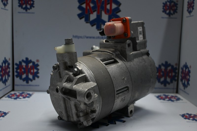 KYOK15084 AUDİ E-TRON - SEAT LEON IV  - SKODA OCTAVİA  OEM : 5QE816803J