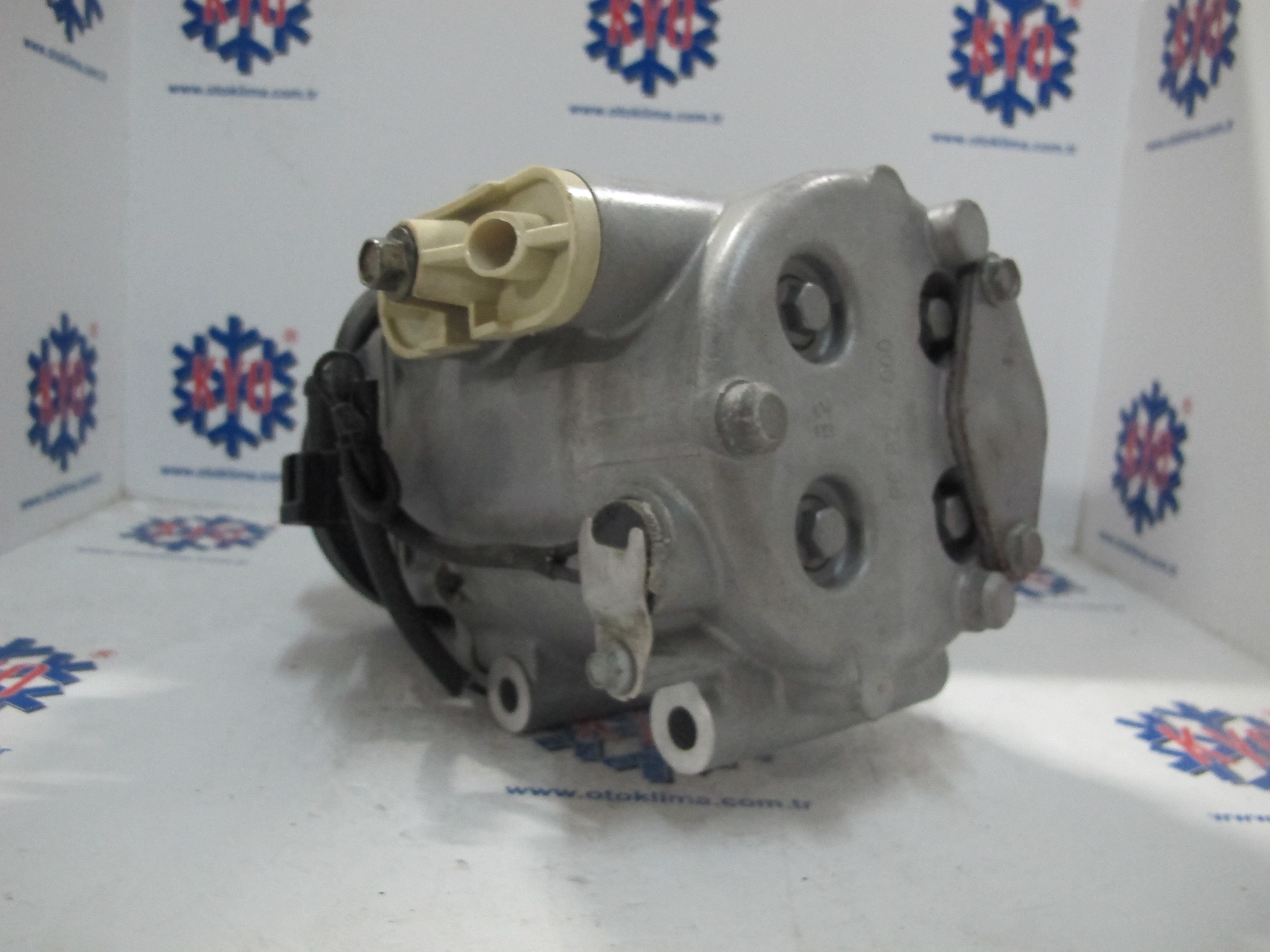 KYOK15101 FORD MONDEO II OEM : 19D629BB