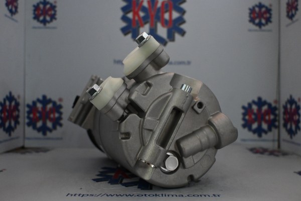 KYOK151138 LAND ROVER 6 PK  OEM : LR035975 - LR027784  