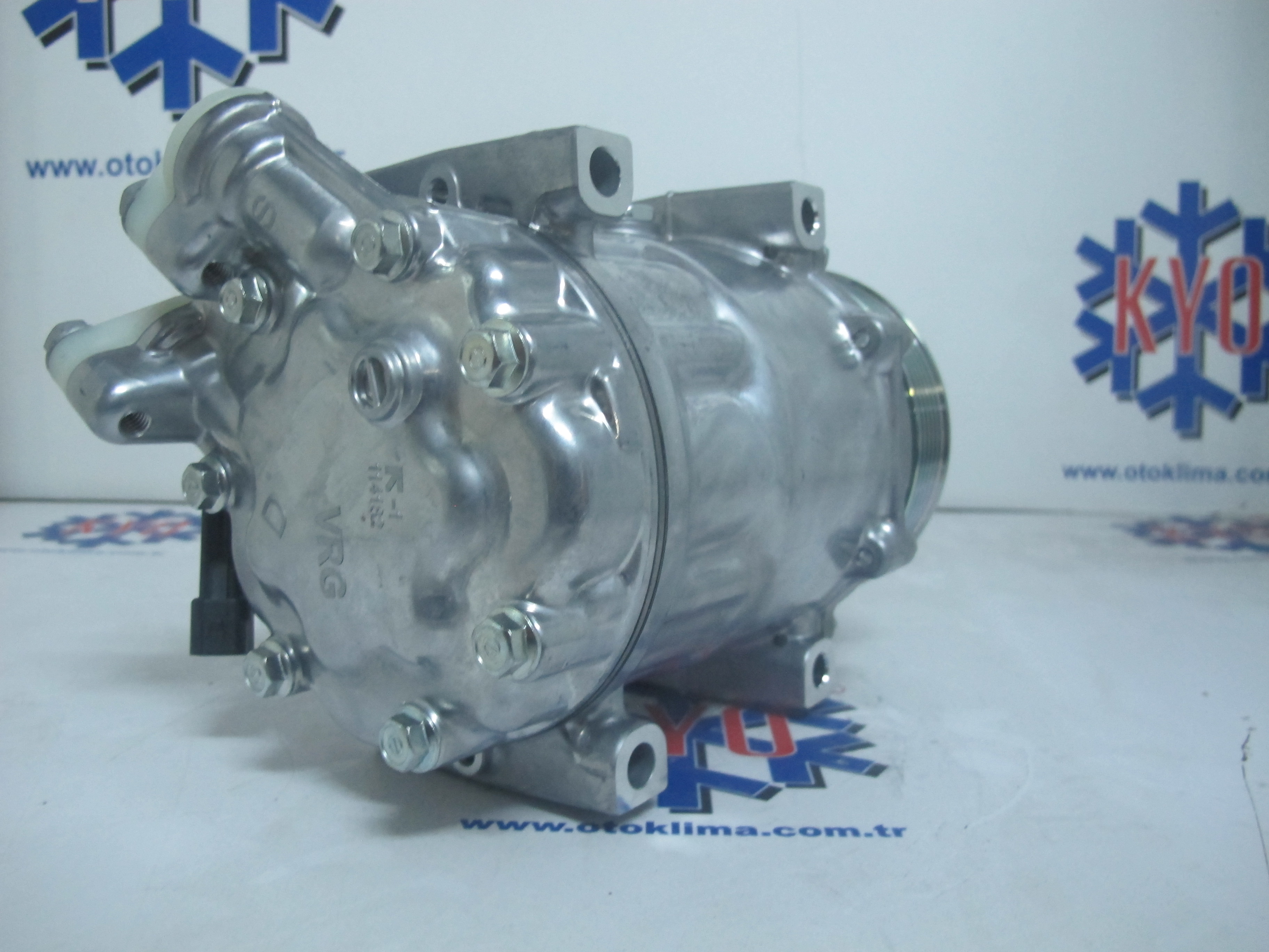KYOK151139  VOLVO S60 2011 -2013  OEM : 31369699
