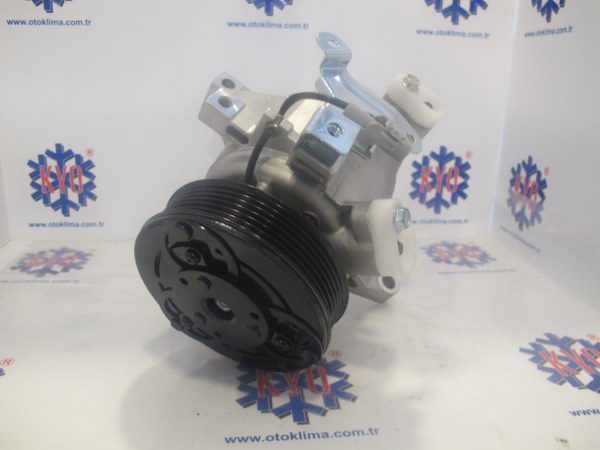 KYOK151146 SUBARU FORESTER  OEM : 73111-FJ000