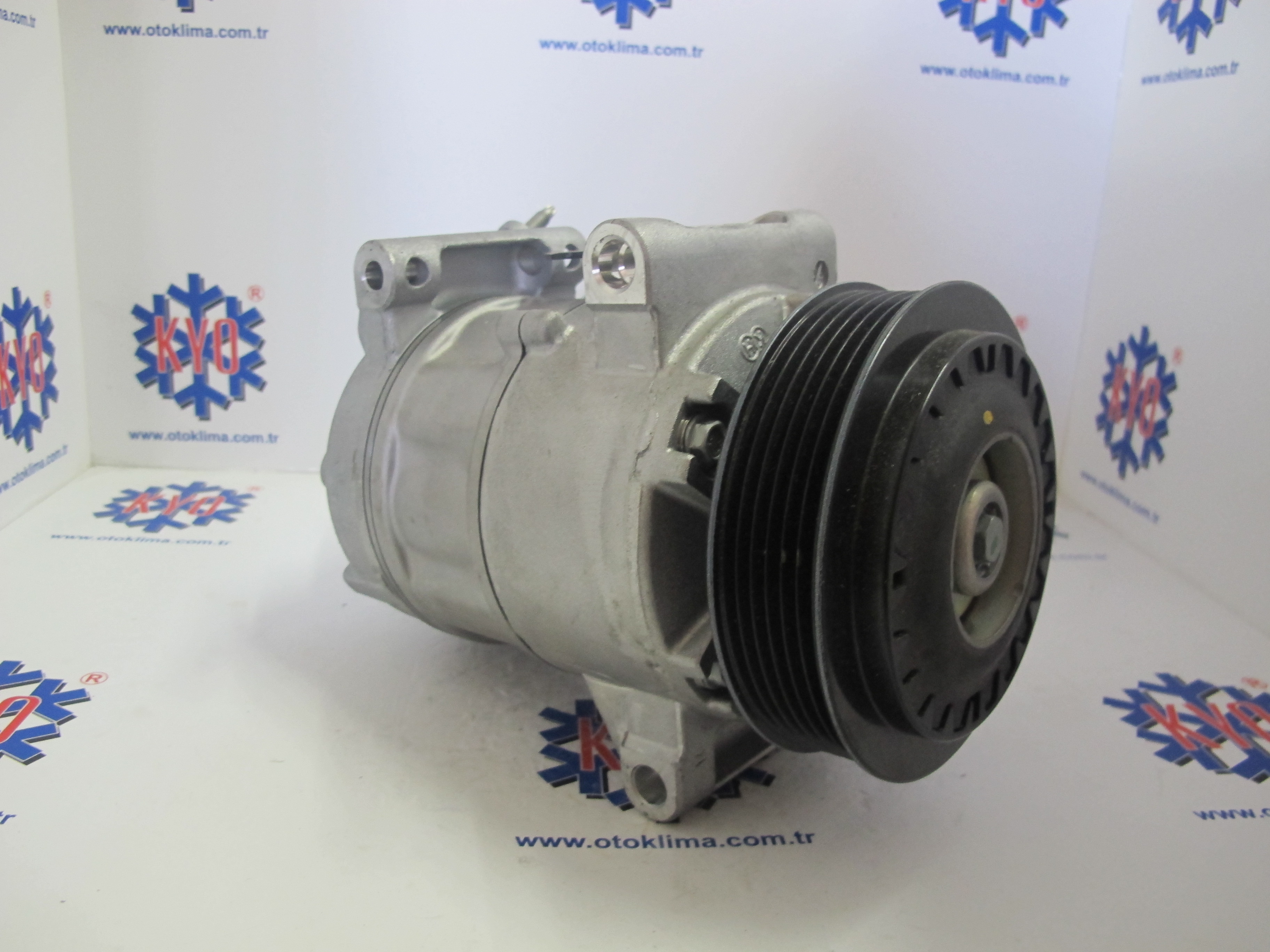 KYOK151186 PEUGEOT 3008 OEM:9675655880