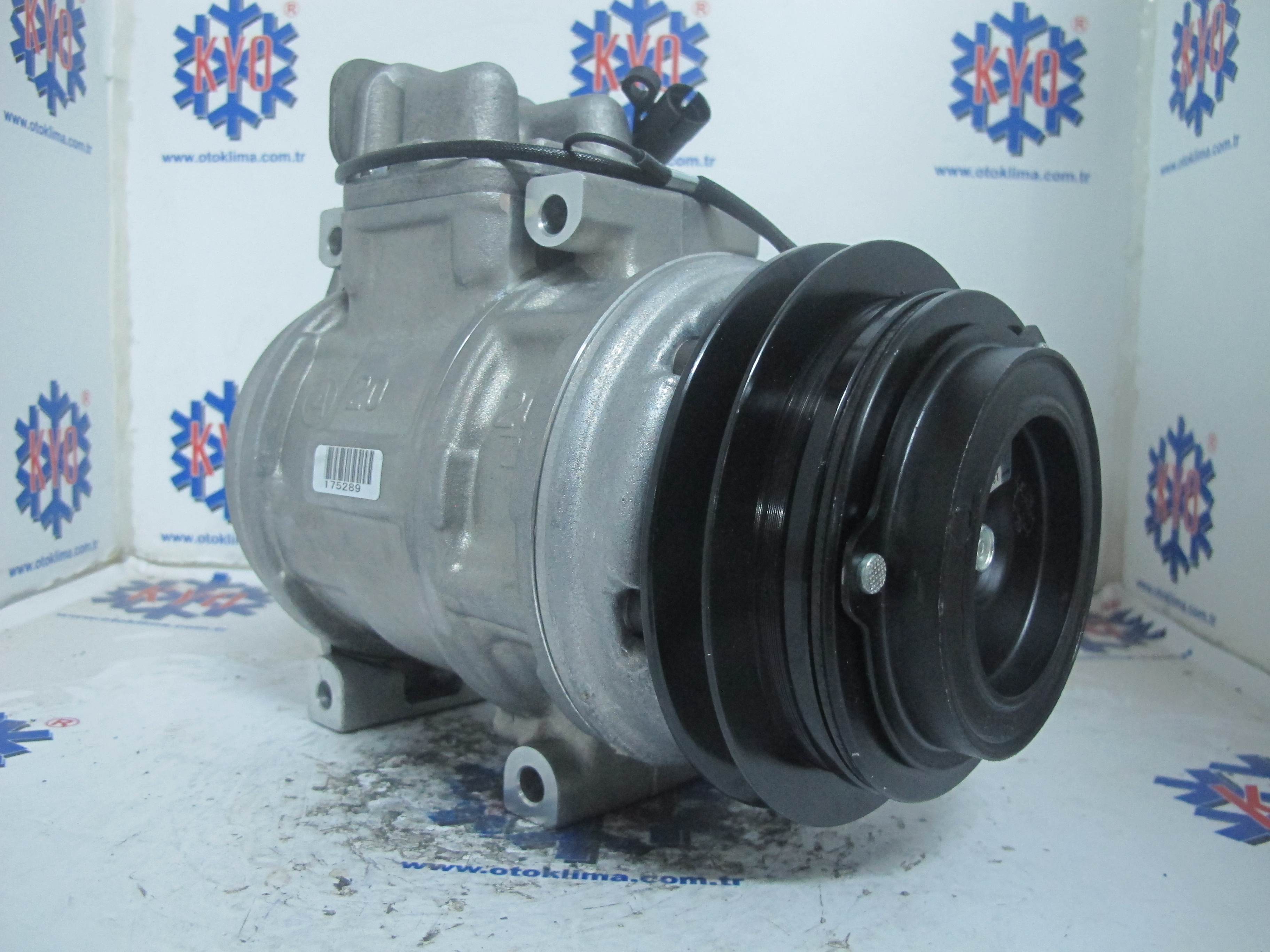 KYOK151237 MERCEDES BENZ  W126 OEM: 0002302511