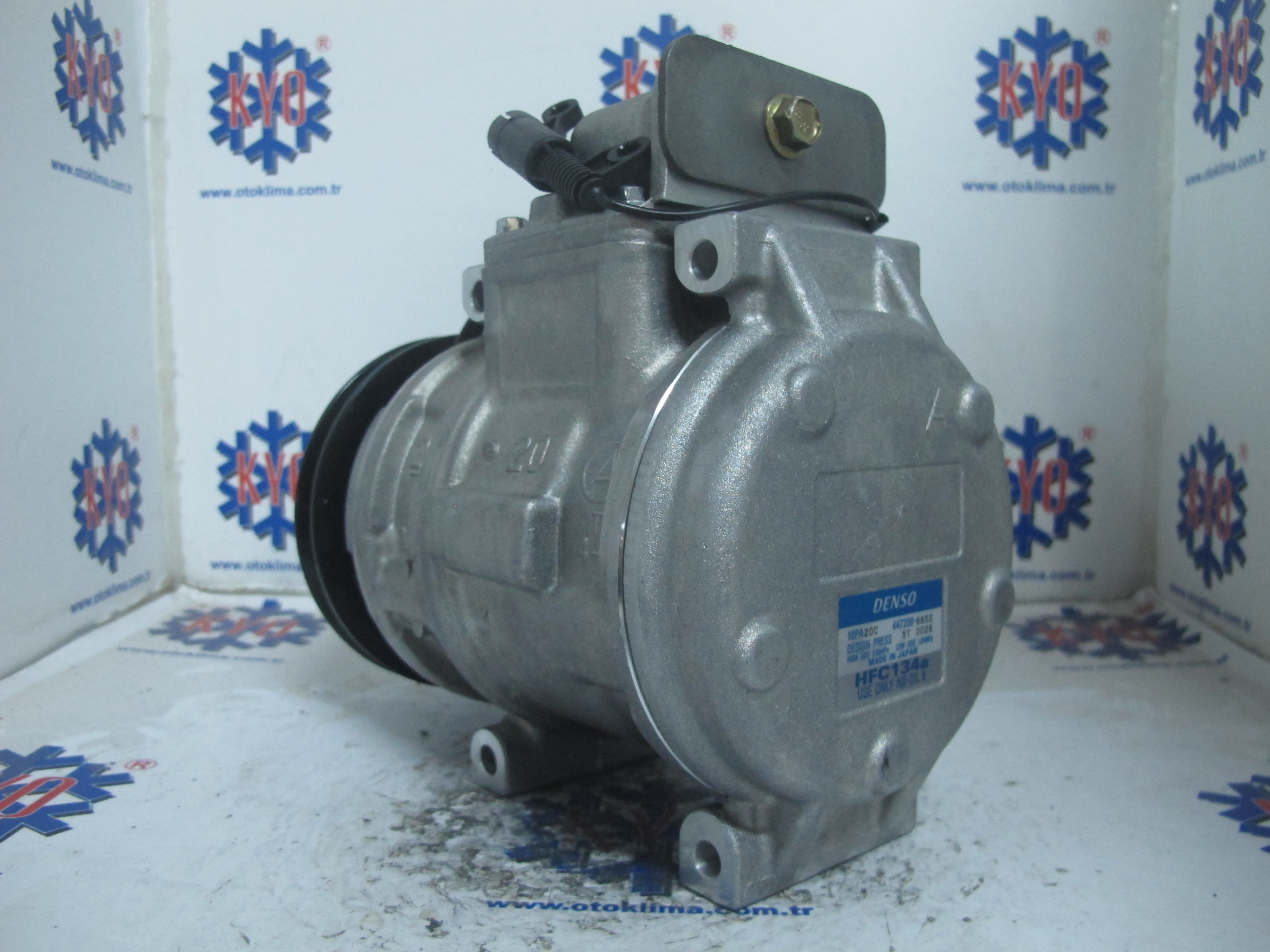 KYOK151237 MERCEDES BENZ  W126 OEM: 0002302511