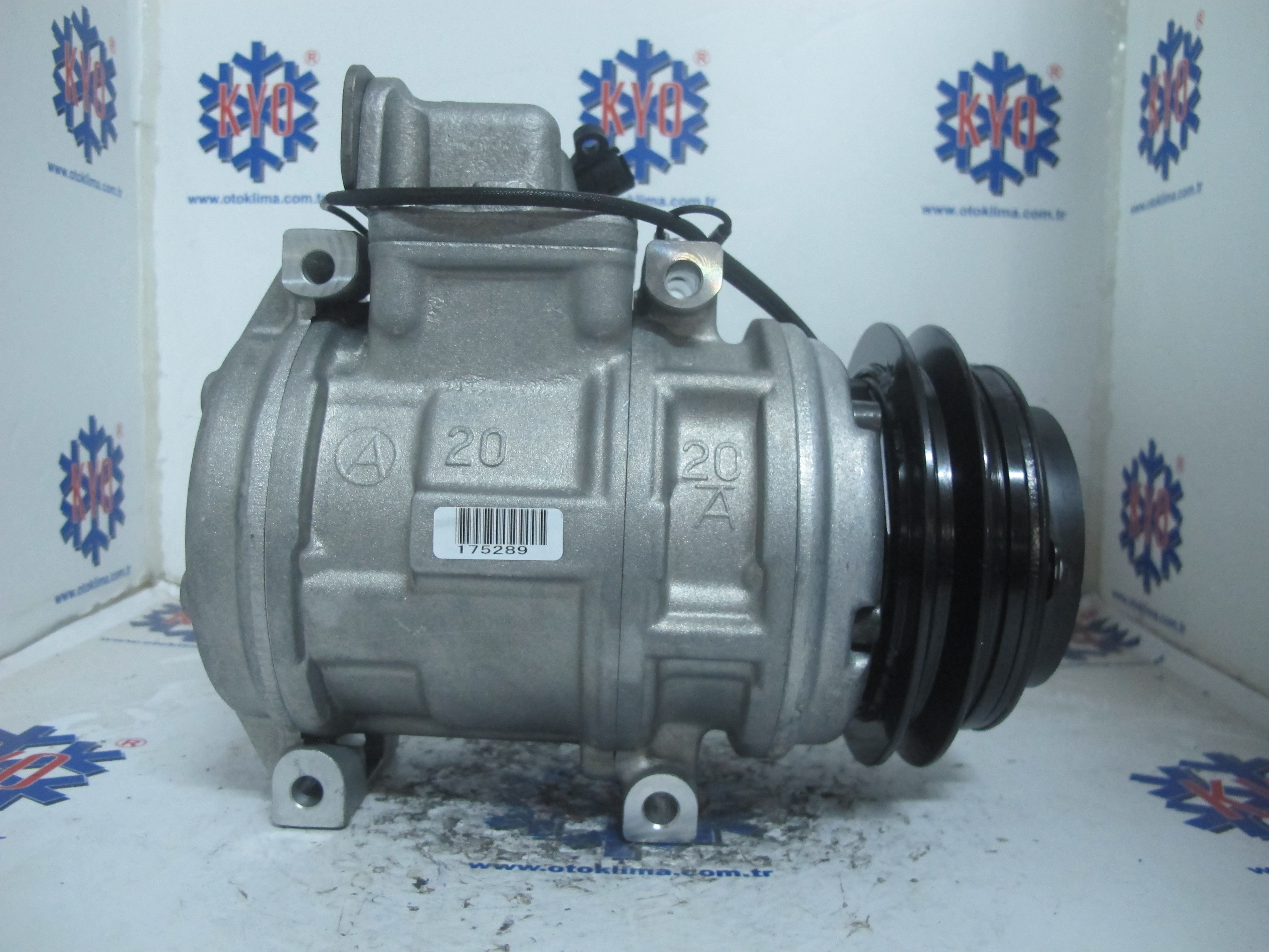 KYOK151237 MERCEDES BENZ  W126 OEM: 0002302511