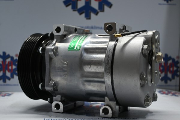 KYOK151334 RENAULT LAGUNA 1.8 6 PK OEM : 7700108413