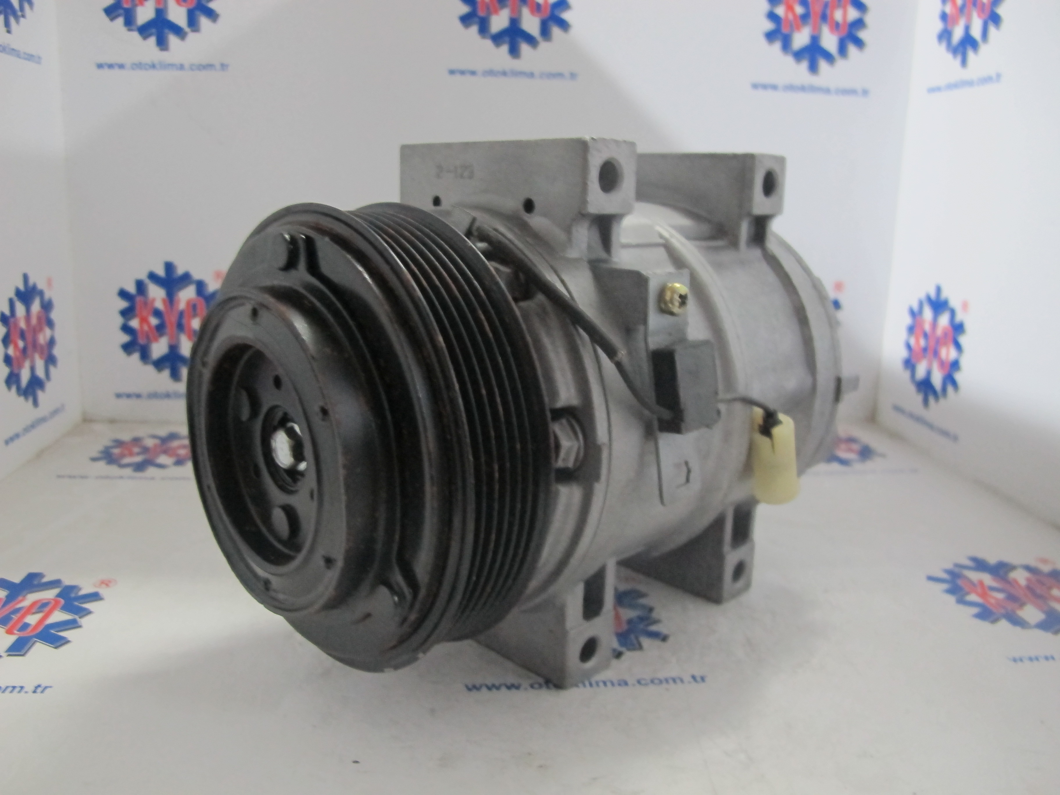 KYOK151387 VOLVO S70-V70 ('00-) OEM: 30665343