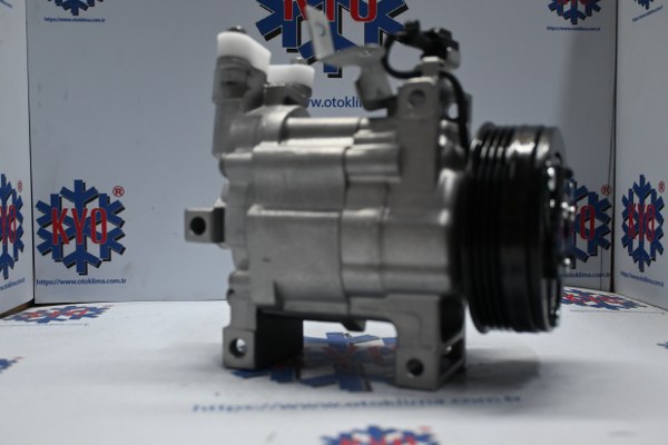 KYOK151460 SUBARU IMPREZA 4 PK OEM : 73111 FG000 - 73111 FG001 