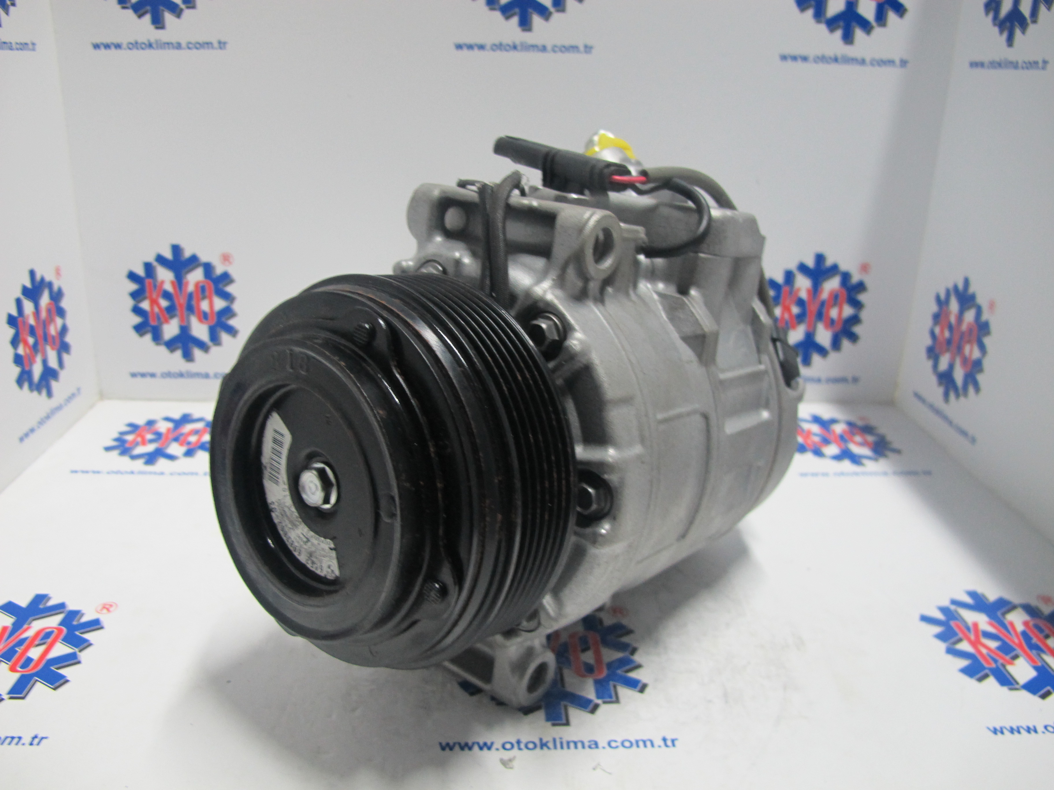 KYOK151553 BMW E81-E82 6 PK  OEM: 64526987862