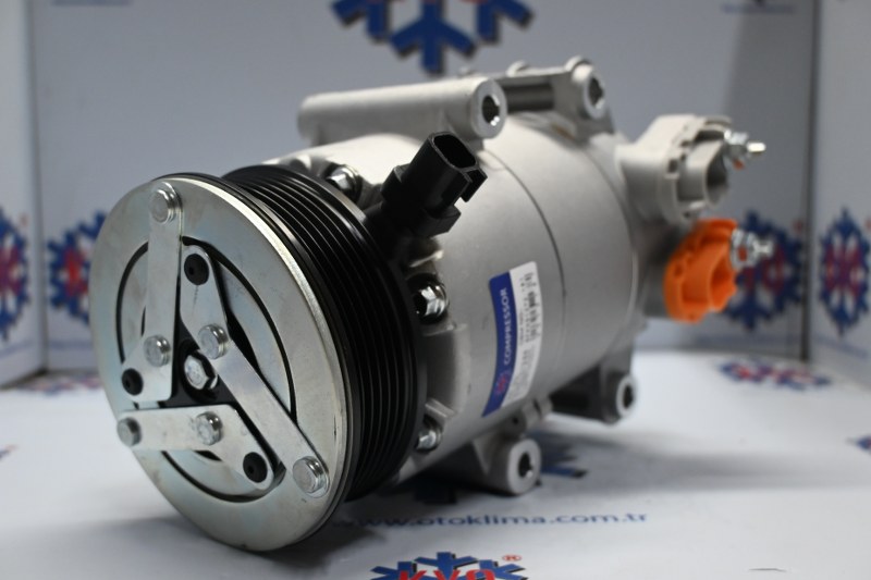 KYOK151586  FORD FOCUS PULLU 6 PK OEM:  AV11-19D629-BC