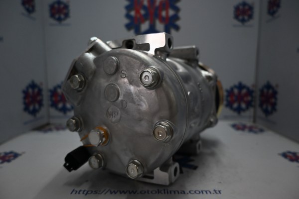 KYOK151603 JCB İŞ MAKİNESİ 8 PK POLİ 12V OEM:320/08562