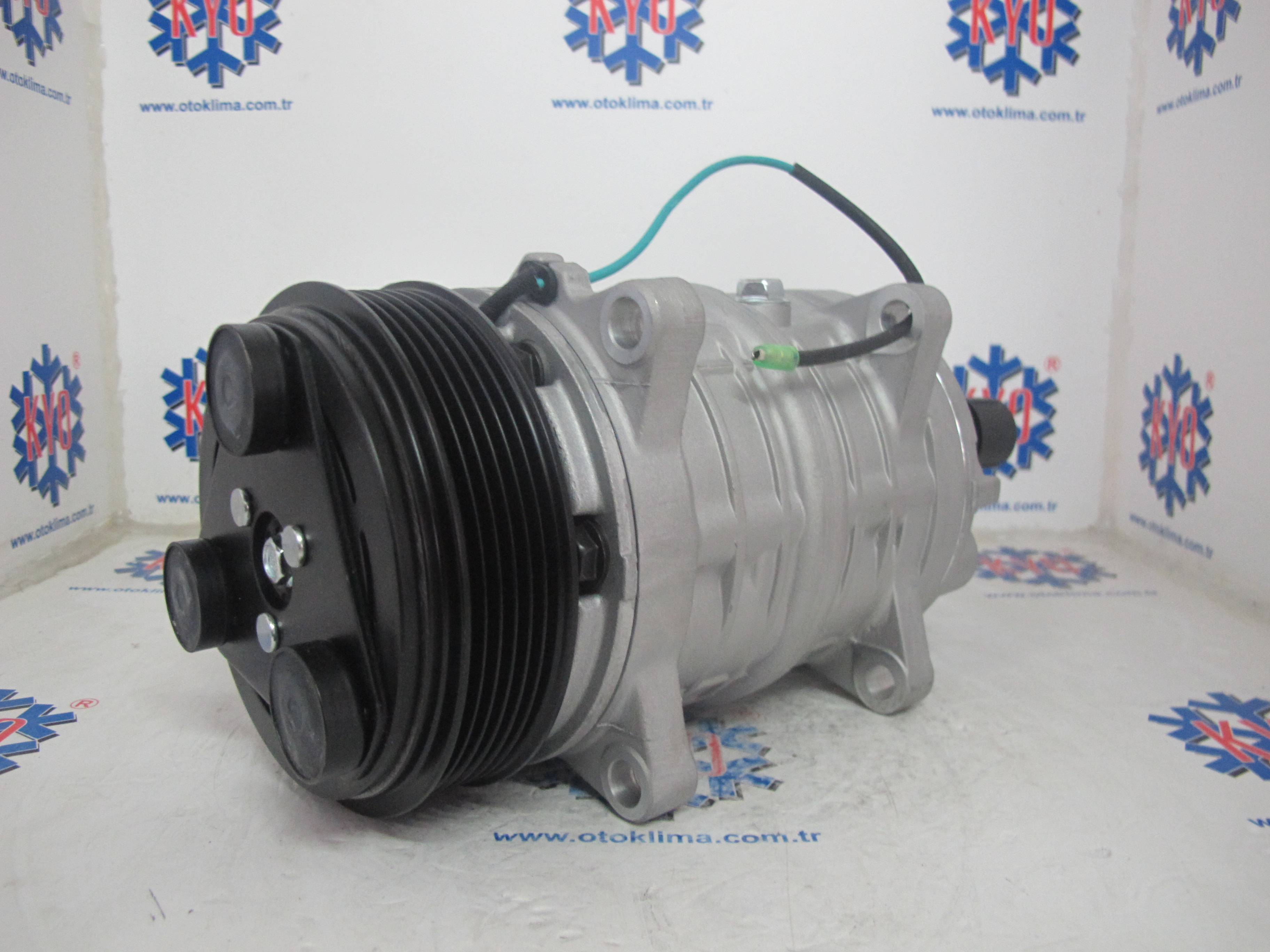 KYOK151645 TM16  OEM: 81619066010