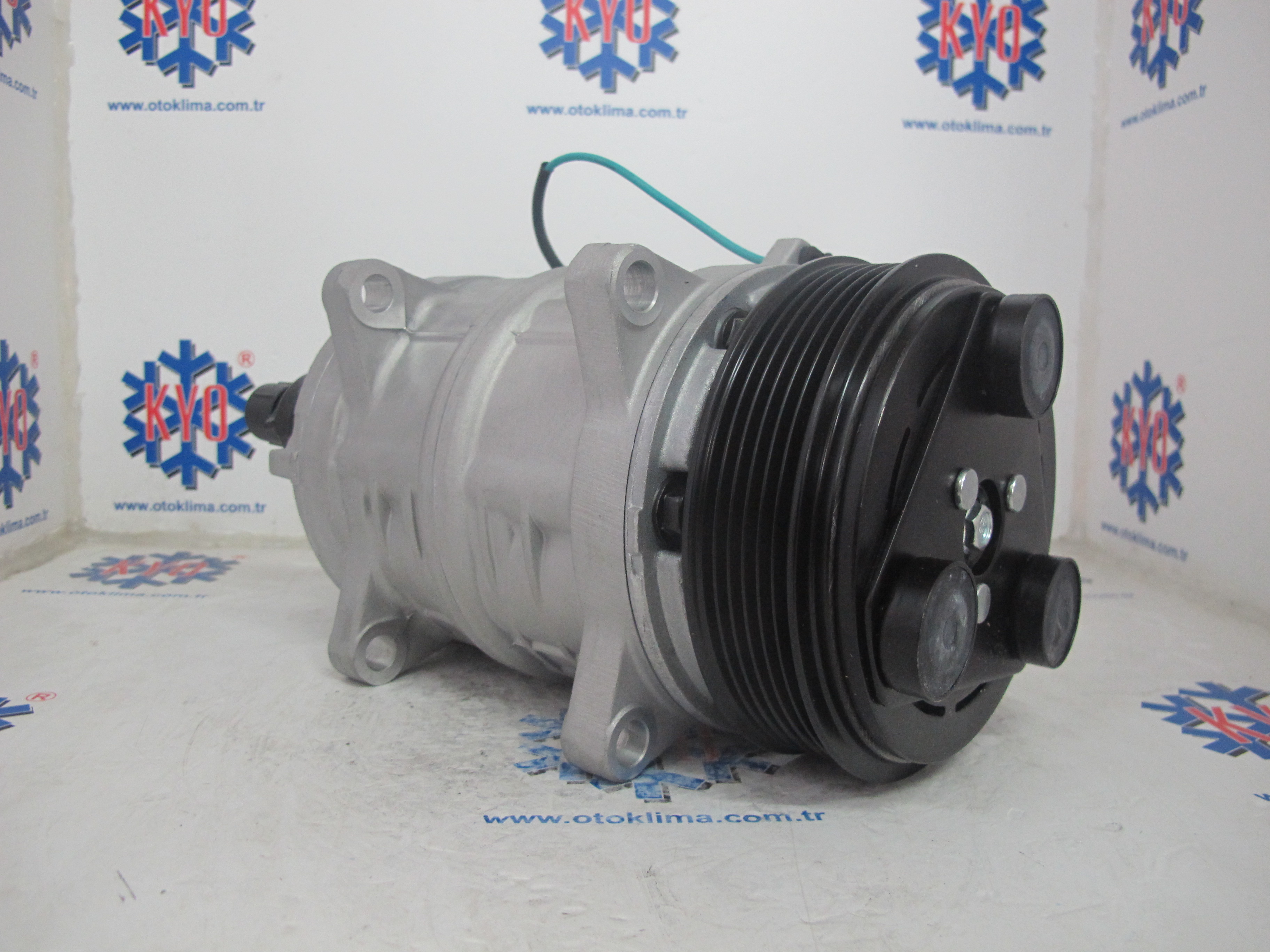 KYOK151645 TM16  OEM: 81619066010