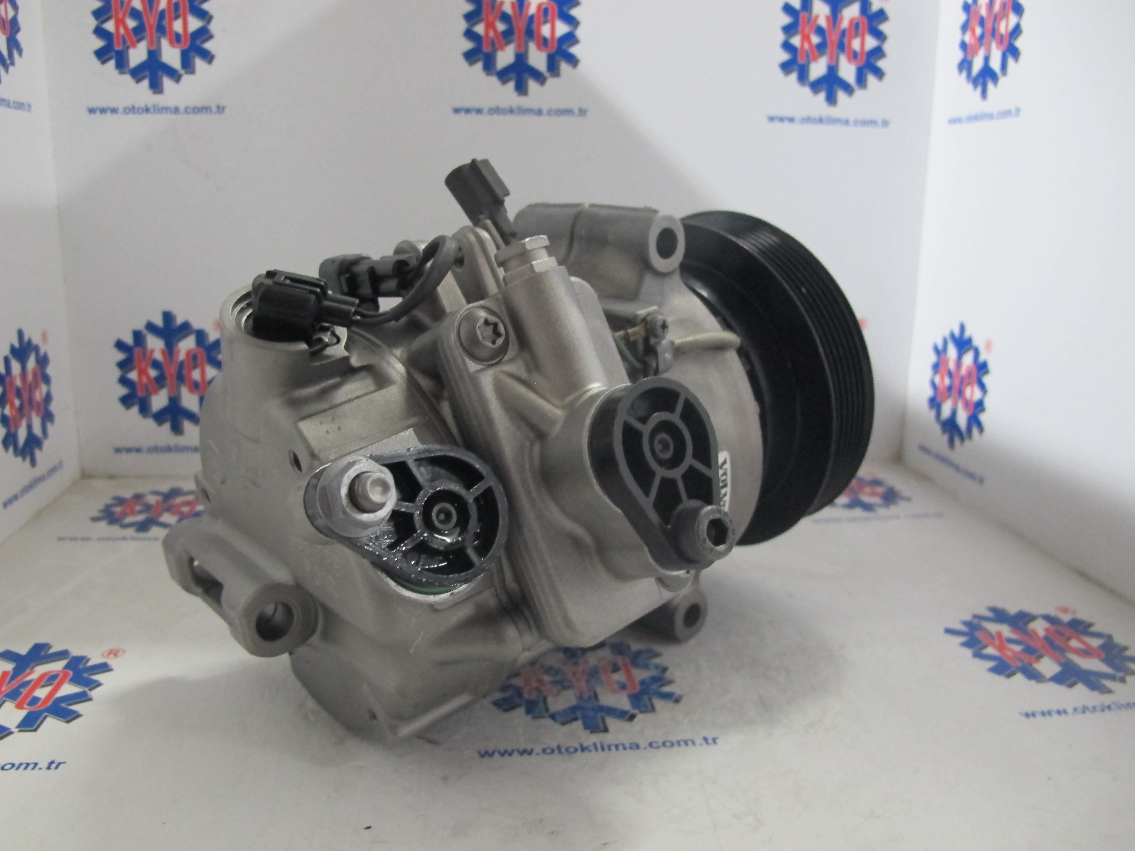 KYOK151691 VOLVO S60    OEM: 