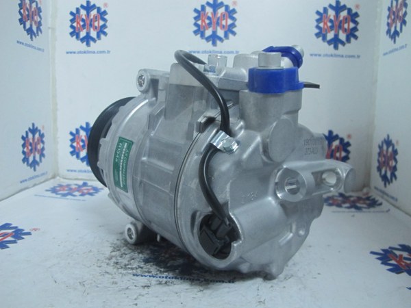 KYOK151697 TRANSPORTER T6  OEM : 7E0820803