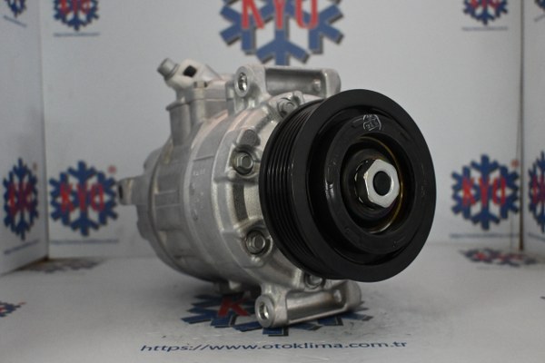 KYOK151697 TRANSPORTER T6  PLASTİK KASNAK 6 PK OEM : 7E0820803 