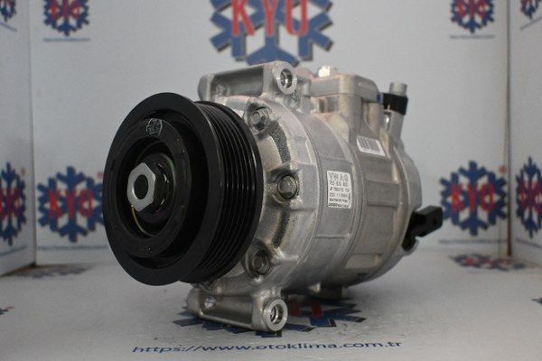 KYOK151697 TRANSPORTER T6  PLASTİK KASNAK 6 PK OEM : 7E0820803 