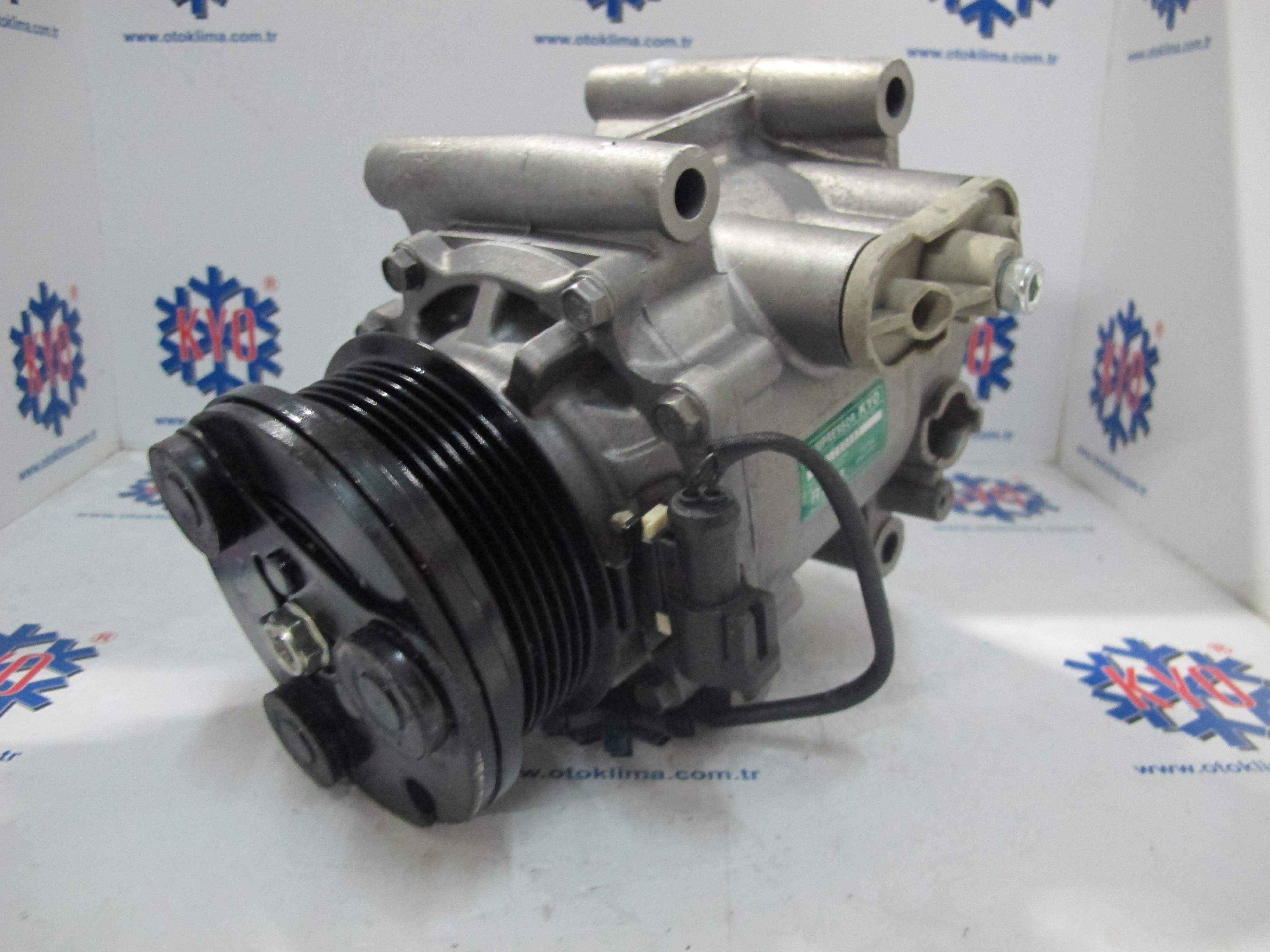 KYOK15187 JAGUAR OEM:XR82897