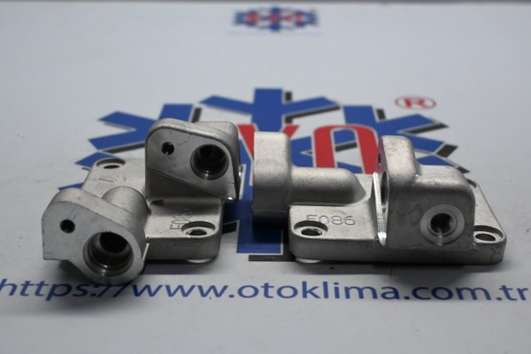 KYOKP8096 KİA SORENTO ÜST KAPAK