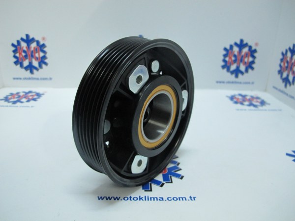 KYOKS5190 BMW E90  CALSONIC  6 PK 