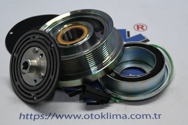KYOKS5261 NEW HOLLAND İŞ MAKİNESİ SANDEN 8 PK 24 V  ÇAP:153
