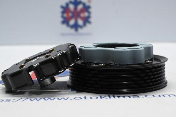 KYOKS5322  OPEL CORSA D DENSO DEMİR 6 PK ÇAP:115