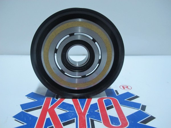 KYOKS5332 MERCEDES 8PK DENSO 135  OEM :1201074