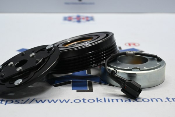 KYOKS5375 SUBARU IMPREZA 4 PK OEM:103
