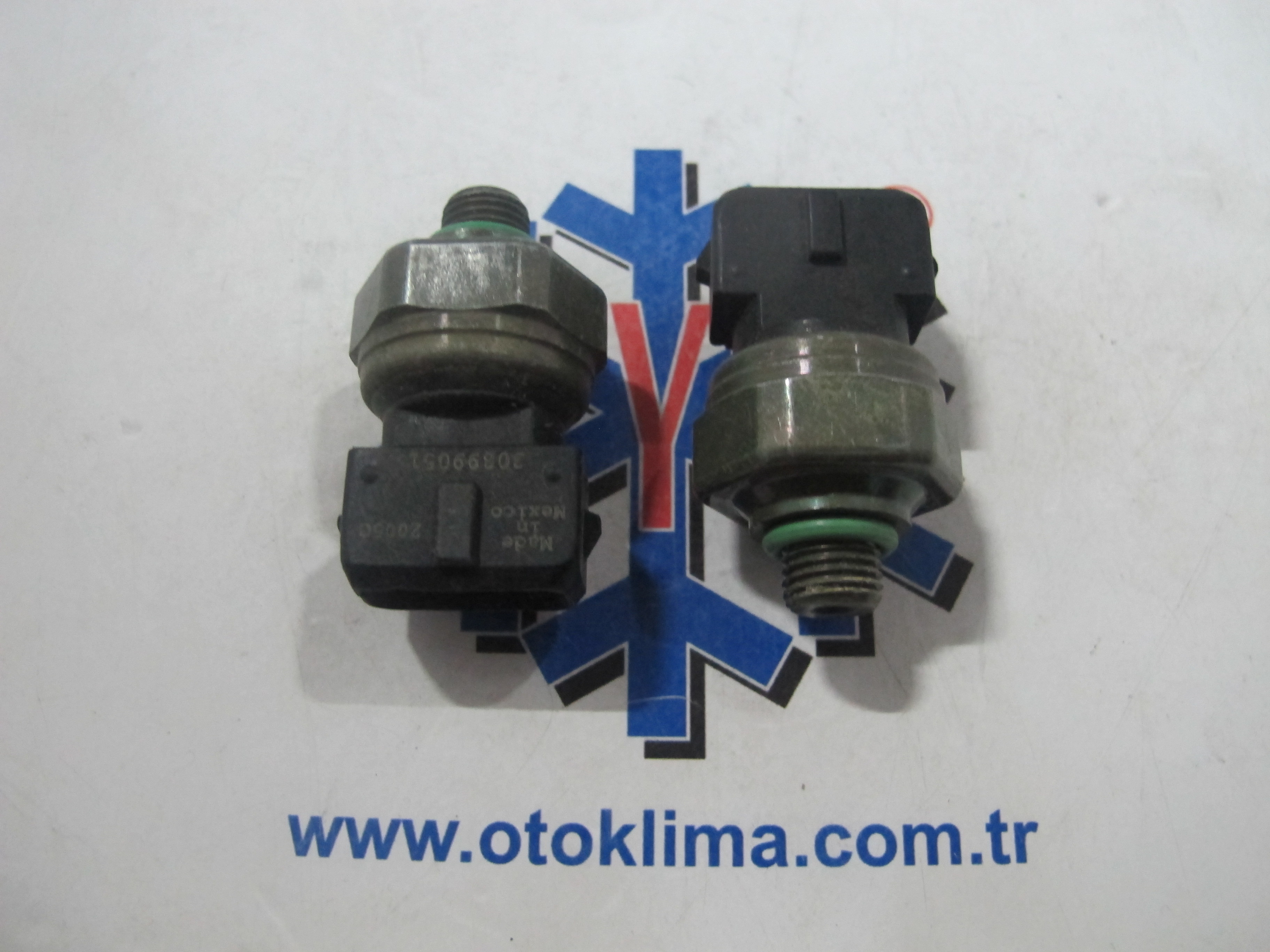 KYOPS6919   VOLVO XC70 , V70 OEM: 30611211, 30899051