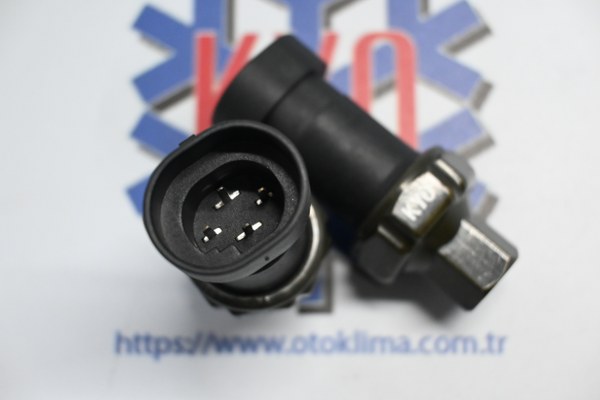 KYOPS6942 RENAULT MEGANE I KYO OEM: 8200686831,7700424025